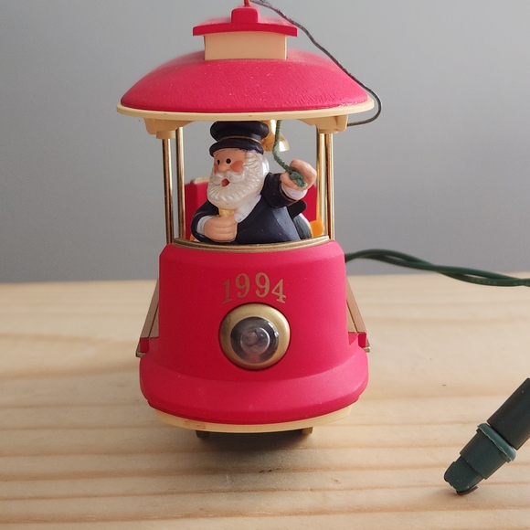Hallmark Keepsake Ornament Kringle Trolley Light 1994 - Picture 6 of 14